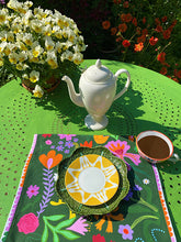 Load image into Gallery viewer, Floral Placemats